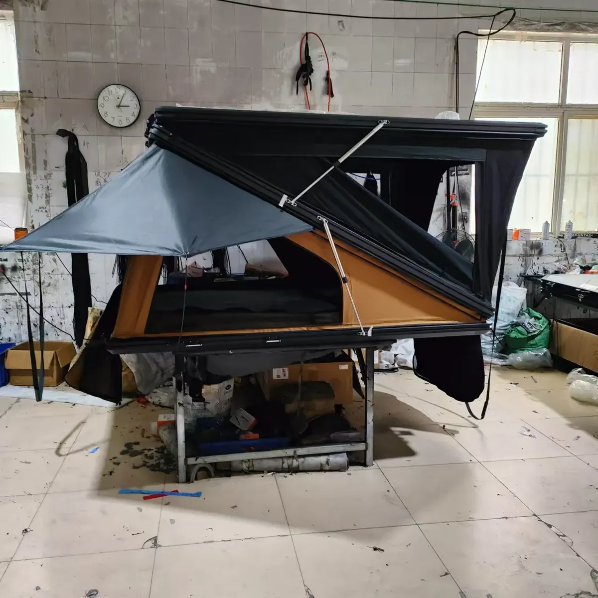 Tente de toit Jura dépliante en Z, coque aluminium, vue 8 sur 10