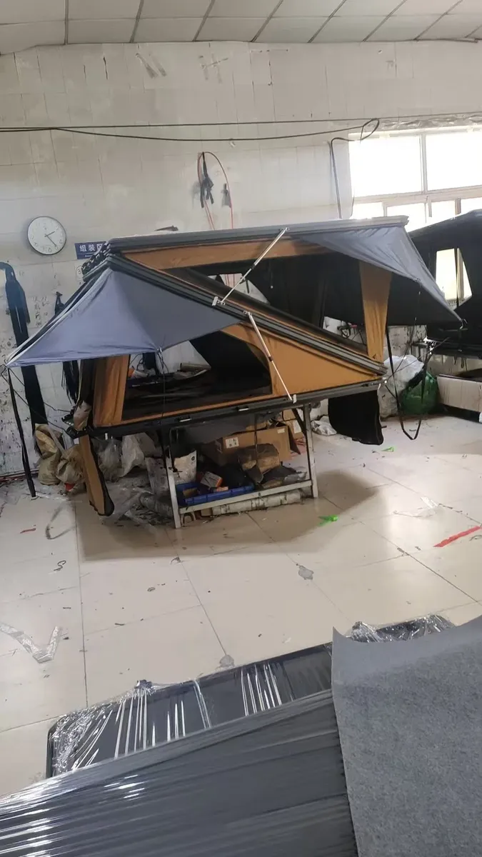 Tente de toit Jura dépliante en Z, coque aluminium, vue 9 sur 10