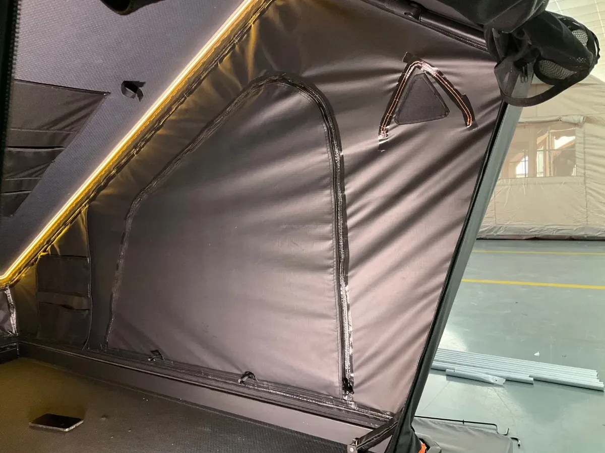 Tente de toit Livradois en portefeuille relevable, coque aluminium, vue 5 sur 9