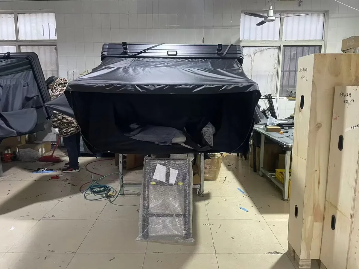 Tente de toit Vanoise dépliante, coque aluminium